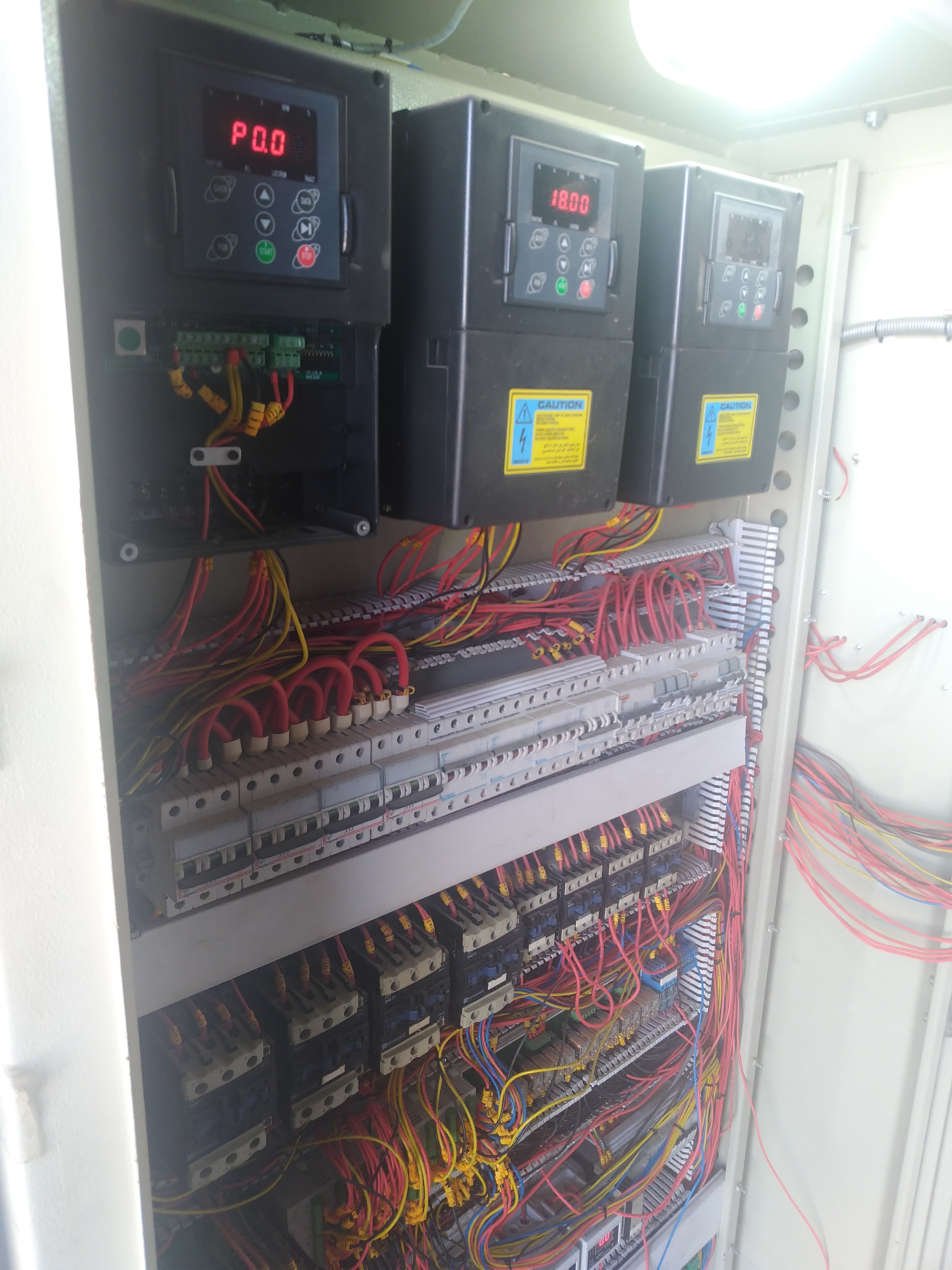 راه‌اندازی تابلو برق، PLC و سیستم‌های کنترل صنعتی
